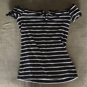 A striped of the shoulder top